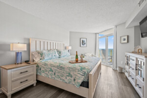 Bay Watch Resort 512 - Master Bedroom King-sized bed Bay Watch Resort 512 - Master Bedroom King-sized bed