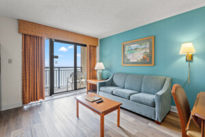 Beach Cove Resort 1117 - Livingroom - Oceanfront