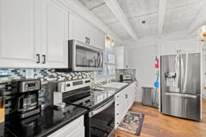 Carolina Breeze at 506 Miller Lane - Kitchen Carolina Breeze at 506 Miller Lane - Kitchen